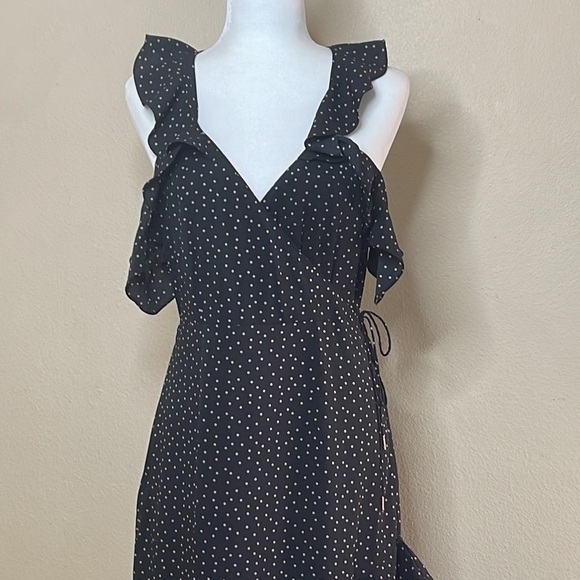 SAYLOR Black Beige Polka Dot V Neck Ruffle Sleeveless Midi Dress Size Medium - Picture 2 of 8